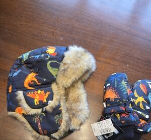 NWT Dinosaur Print Kids Winter Hat and Mittens Set